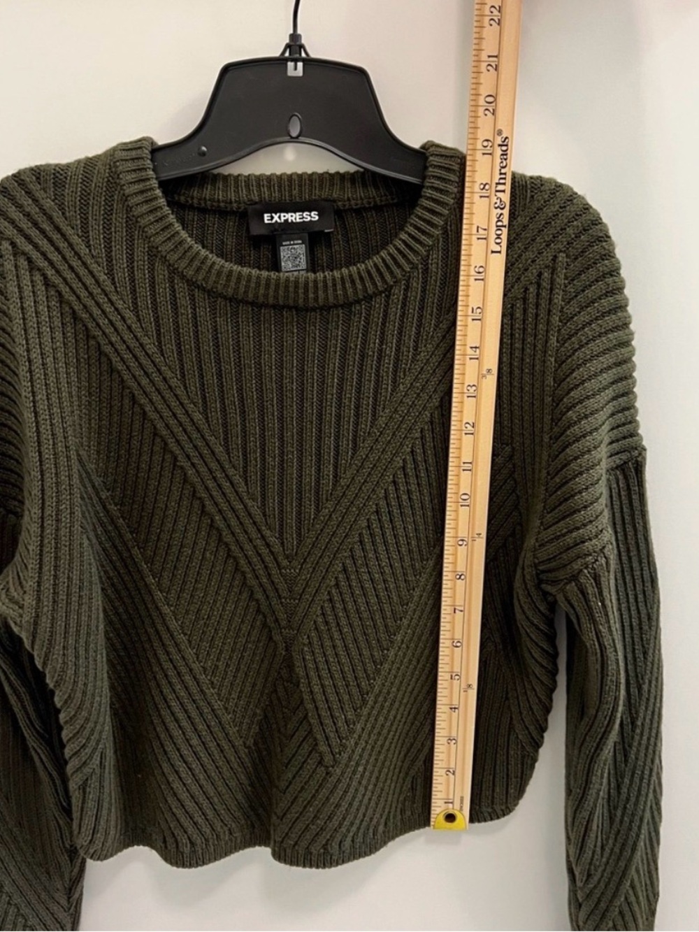 Express Crewneck Sweater Size
XS Bundle of 3 Olive Green, Yellow and Burgundy - Picture 9 of 16